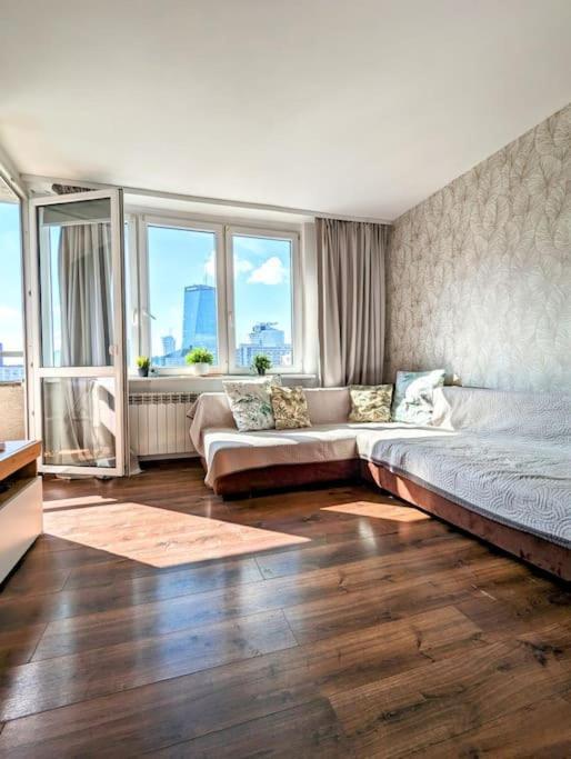 Appartamento 2-rm. Skyline View. Center. Varsavia