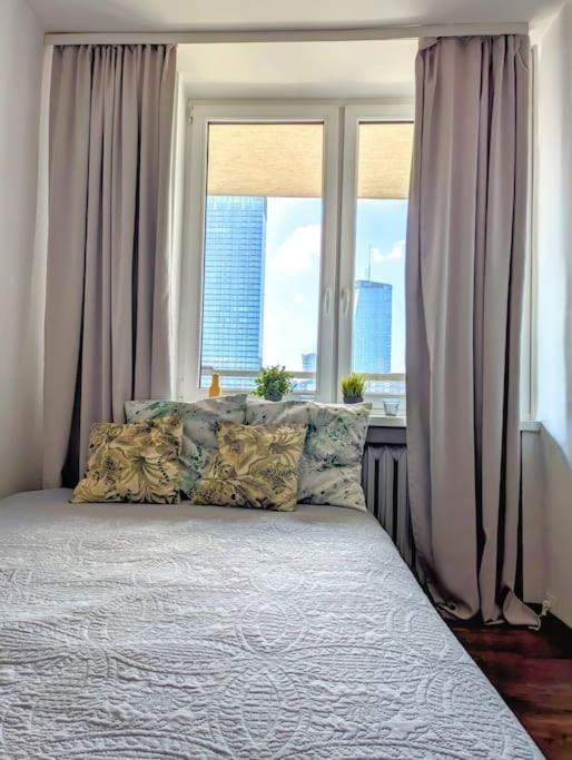 2-rm. Skyline View. Center. Appartamento *