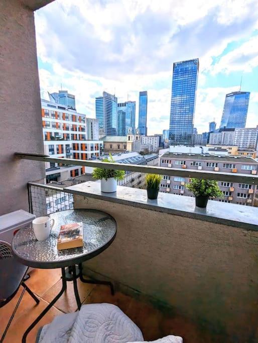 2-rm. Skyline View. Center. * Varsavia